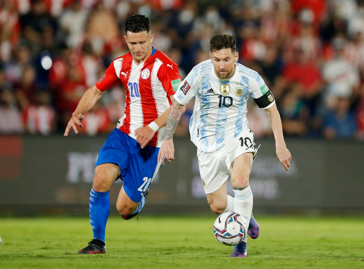 Argentina bị Paraguay cắt chuỗi toàn thắng liên tiếp