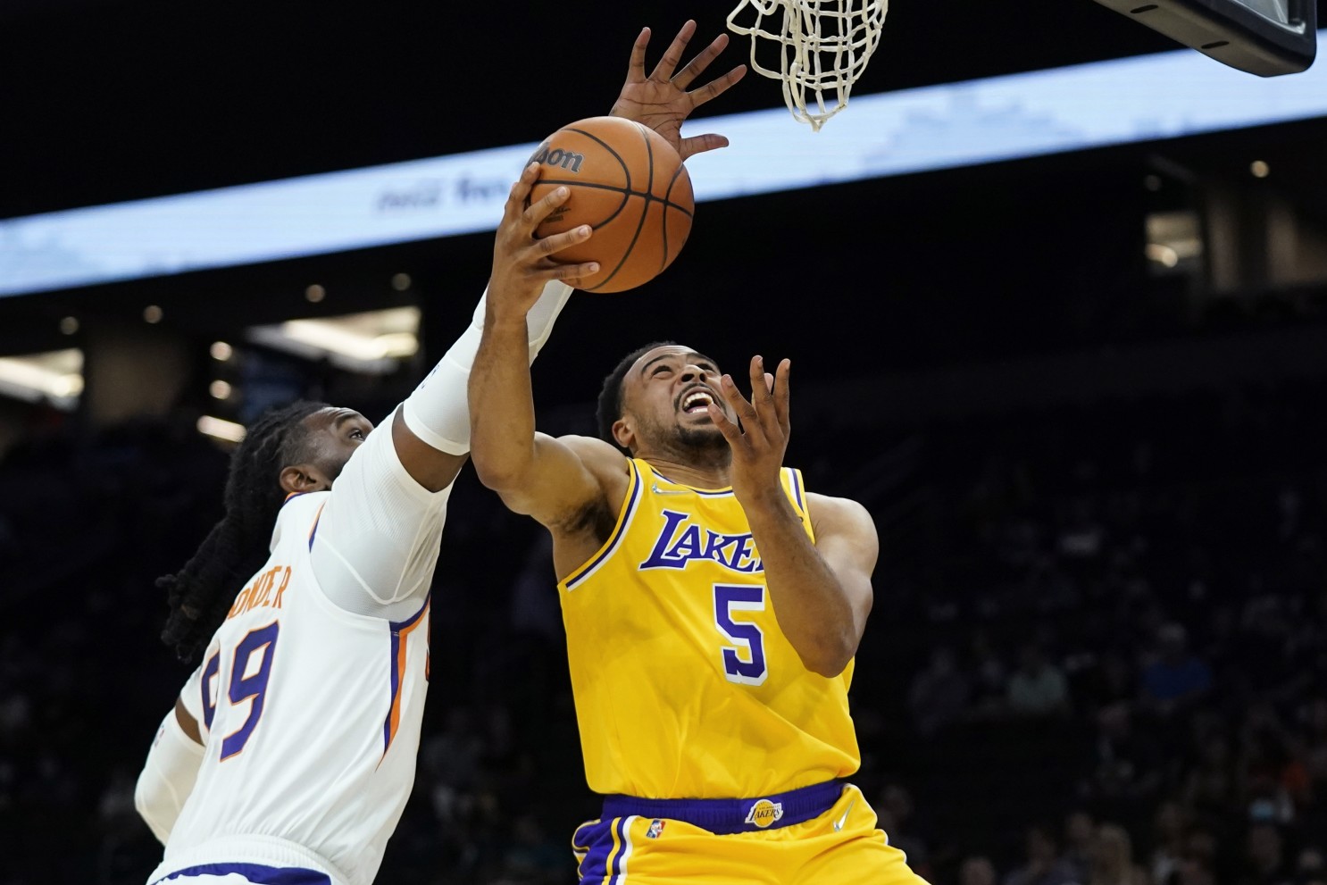 Talen Horton-Tucker dính chấn thương dây chằng