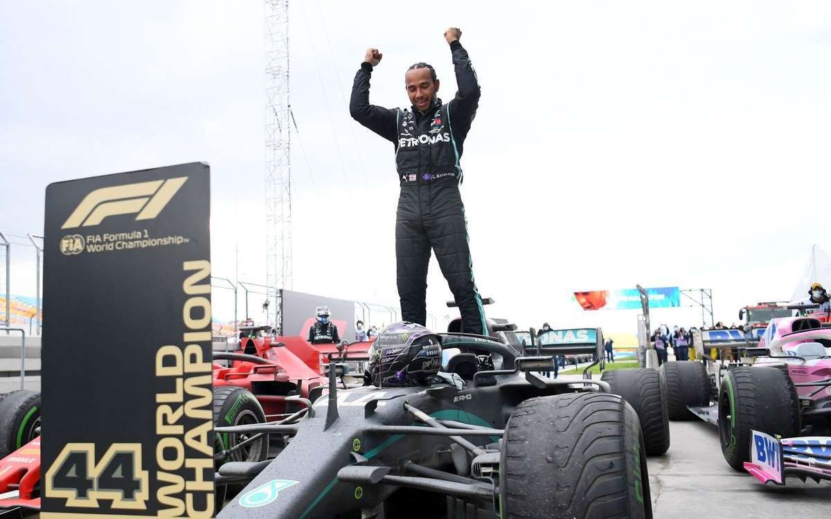 Lewis Hamilton lập kỷ lục với chiến thắng thứ 100